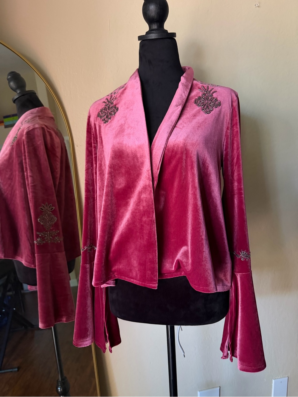 VENUS Pink Velvet Embellished Open Cardigan